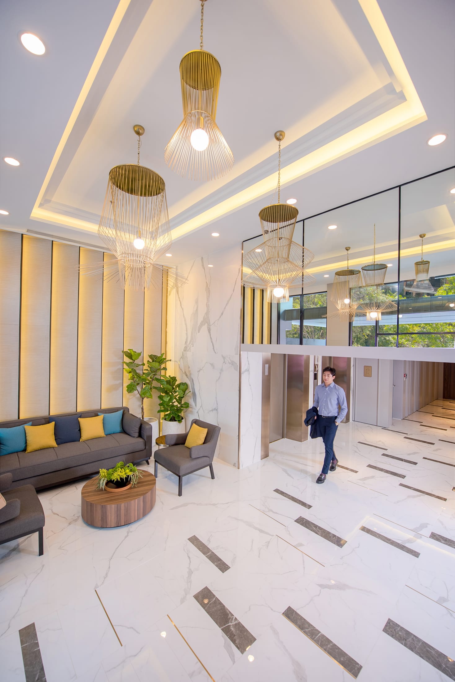Grand lobby reception at Amanta Hotel & Residence Sathorn Bangkok
