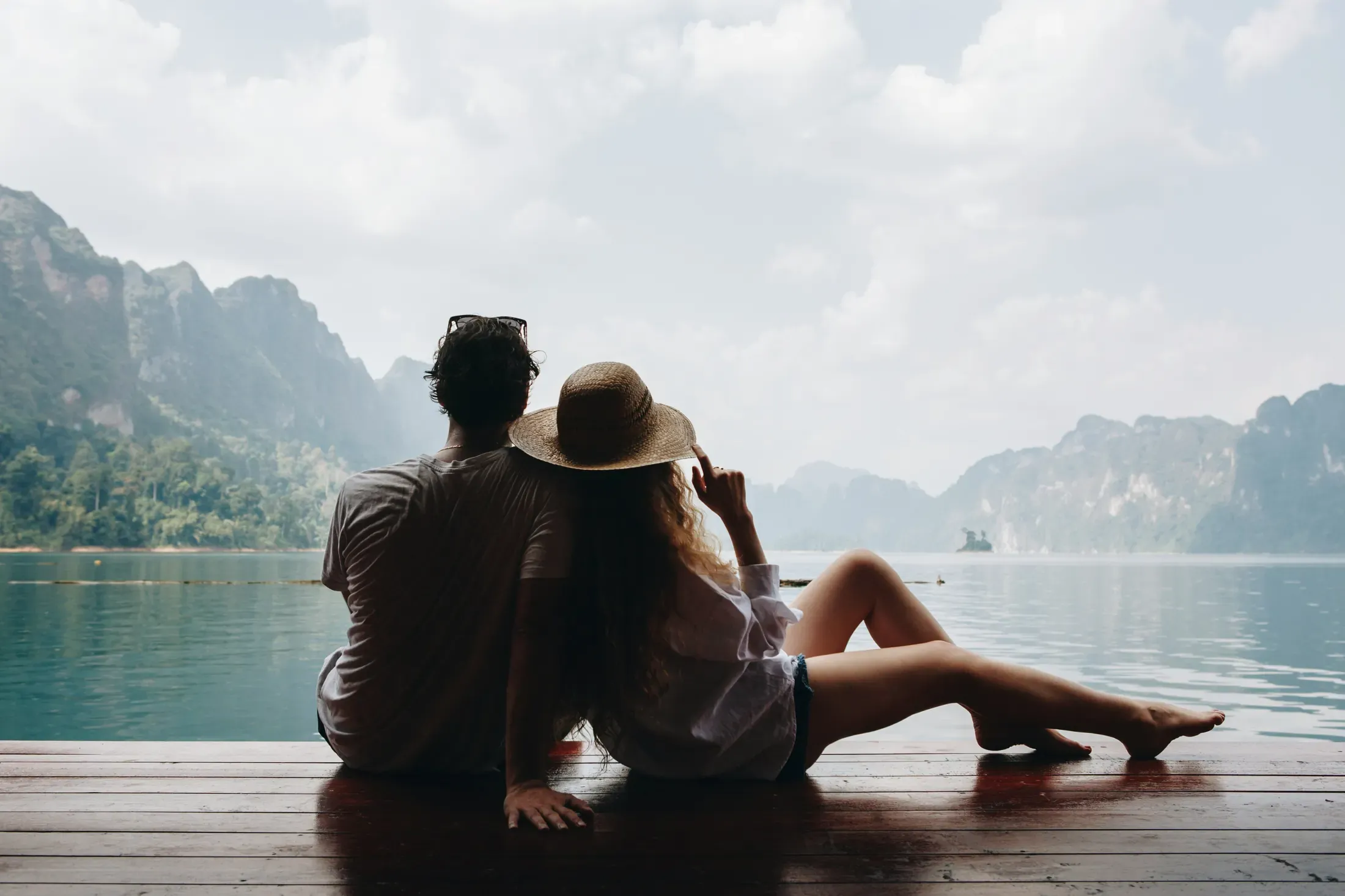 Romantic villa pool moment in Thailand
