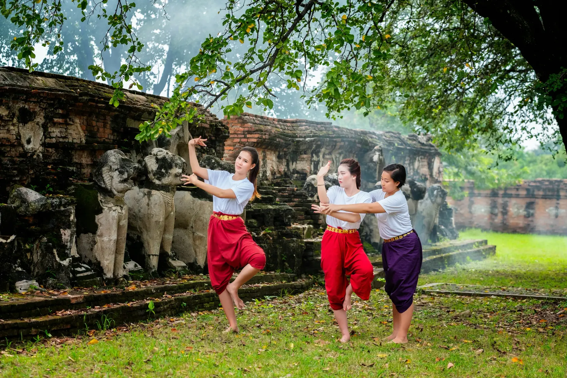 Healthy retreat cuisine served during a Thailand wellness journey