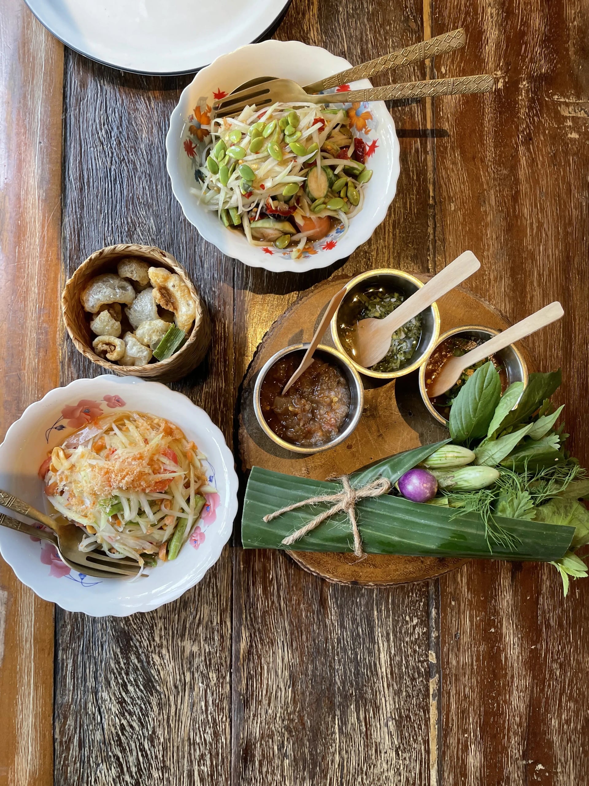 Authentic Thai papaya salad prepared in a cooking class