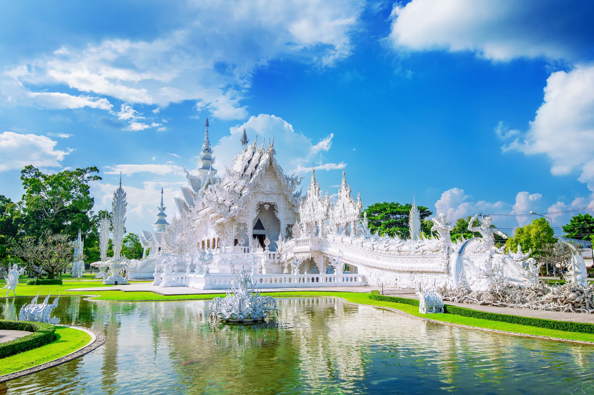 Wat Rong Khun White Temple in Chiang Rai, Thailand
