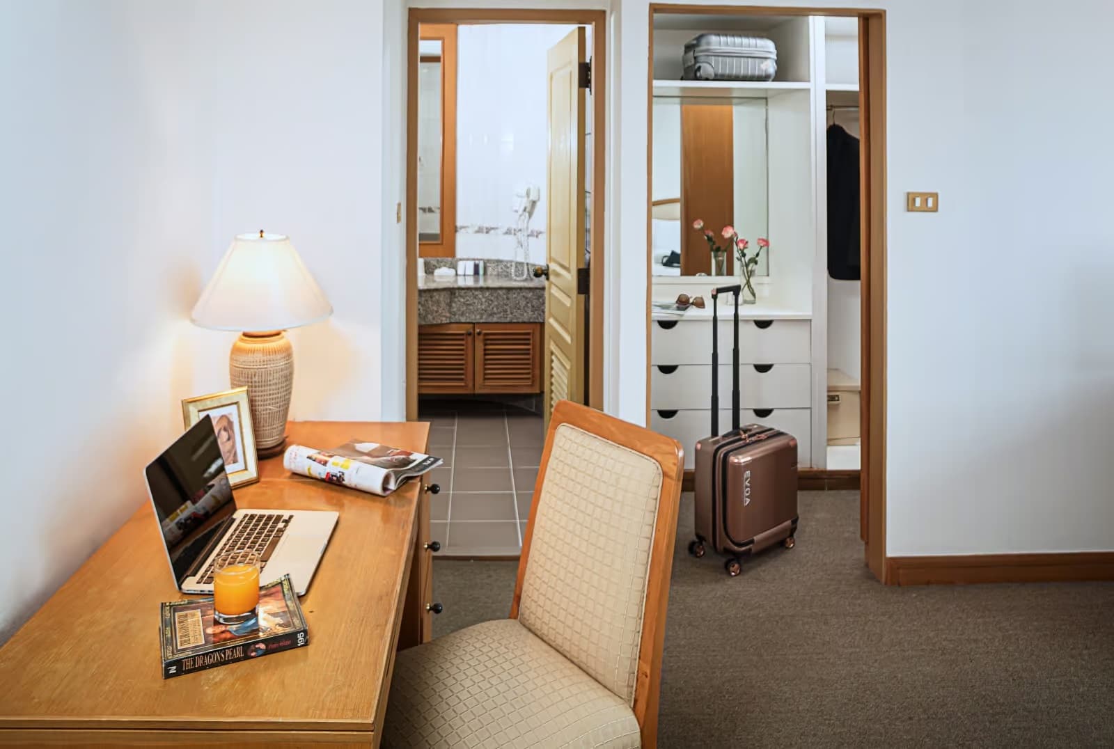 Workspace & closet in 3 Bedroom at Riverine Place