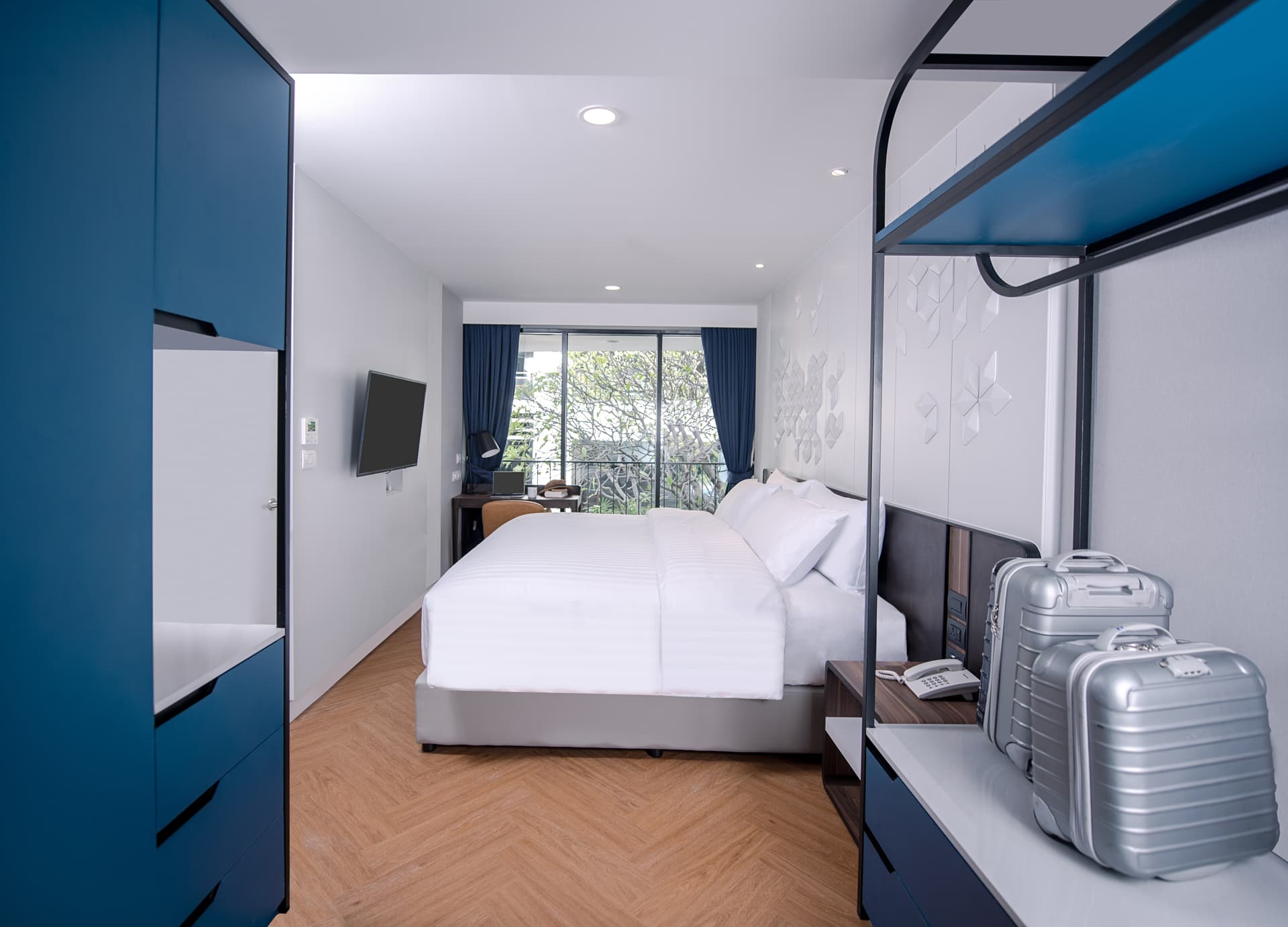 Master bedroom in 1 Bedroom Deluxe at Amanta Sathorn