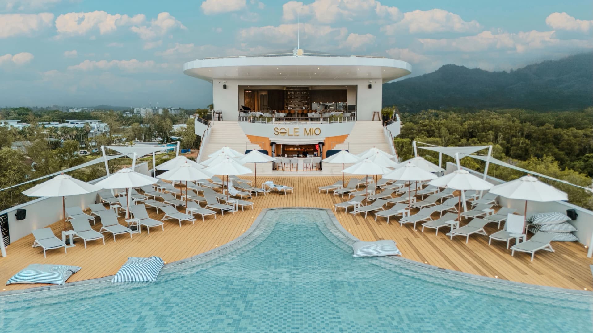 Luxury pool at Sole Mio wellness retreat